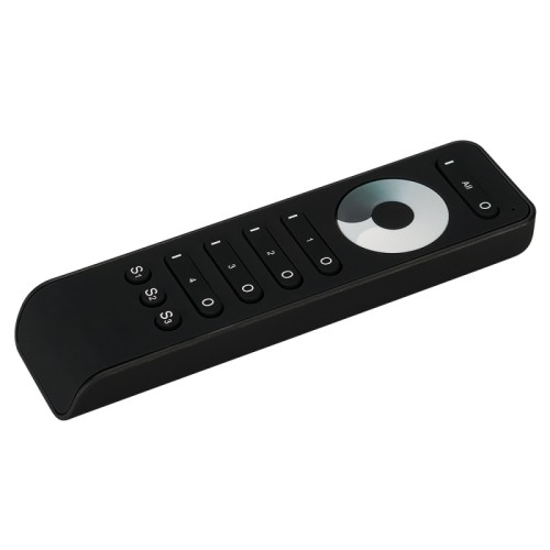 Пульт SMART-R33-DIM Black (4 зоны, 2.4G) (Arlight, IP20 Пластик, 5 лет) Кнопочный радиопульт с сенсорным кольцом 2.4 ГГц черного цвета для управления одноцветным (DIM) источником света. 4 зоны управления, 3 слота памяти пользовательских настроек, управление яркостью с помощью сенсорного кольца. Питание 3VDC (AAA*2). Габариты 155x43x17.5 мм. Изготовлен из пластика с покрытием Soft Touch. Управляет диммерами серии SMART (поставляются отдельно).