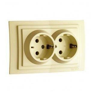 Розетка 2К+З двойная Mono Electric Larissa 16A 250V винтовое подключение крем 103-171704-120 