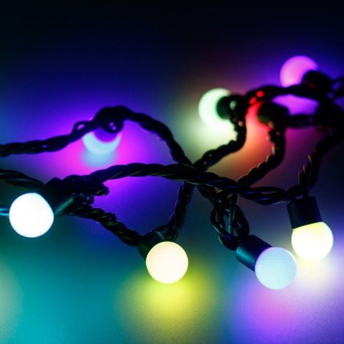 Светодиодная гирлянда ARD-BALL-CLASSIC-D17.5-20000-BLACK-200LED RGB (230V, 14W) (Ardecoled, IP65) Светодиодная гирлянда ШАРИКИ серии CLASSIC. Размер 20000 мм. Цвет светодиодов RGBY, эффект динамики (автоматическая быстрая смена цвета свечения). Провод из черного ПВХ, диаметр 2.3 мм. 200 шариков со светодиодом внутри размером 17.5 мм, молочно-белого цвета. Напряжение питания 230 В, потребляемая мощность 14 Вт, степень пылевлагозащиты IP65. Для эксплуатации необходимо приобрести аксессуар для подключения.