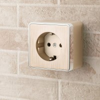  - Розетка с заземлением и шторками Werkel Gallant шампань рифленый WL15-02-02 4690389129636