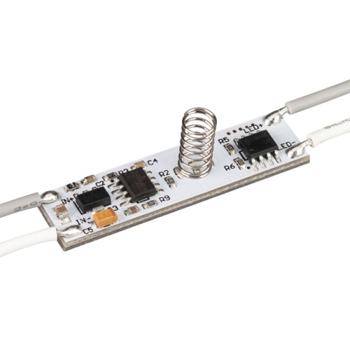 Микродиммер SR-IRIS-SN-DIM (12-24V, 1x5A, 38x10mm) (Arlight, Открытый) Сенсорный диммер с подсветкой (есть возможность регулировки яркости и отключение подсветки зоны сенсора), встраиваемый в профиль. Реагирует на прикосновение к экрану. Короткое нажатие - плавное включение и выключение света. Длинное нажатие - плавное изменение яркости свечения. Для профилей с внутренней высотой 10мм. 12-24V, 5A. Размер 38x10x12мм.