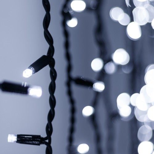 Светодиодная гирлянда ARD-CURTAIN-PRO-2000x3000-BLACK-760LED-FLASH WHITE/WHITE (230V, 70W) (Ardecoled, IP65) Светодиодная гирлянда ЗАНАВЕС серии PRO. Размер 2000x3000 (длина 2000 мм, высота 3000 мм). Цвет светодиодов БЕЛЫЙ (6000 К), эффект мерцания каждого 6-го светодиода, 180-200 вспышек в минуту, цвет мерцающих светодиодов БЕЛЫЙ (6000 К). Провод из черного каучука, диаметр 3.3 мм, 20 ниспадающих нитей длиной 3000 мм. 760 светодиодов размером 7 мм, прозрачный вогнутый колпачок. Напряжение питания 230 В, потребляемая мощность 70 Вт, степень пылевлагозащиты IP65. Аксессуар для подключения и выбора режима свечения в комплекте.