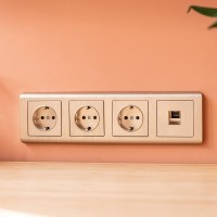  - Розетка Werkel с заземлением и шторками шампань рифленая WL10-SKGS-01-IP44 4690389085253
