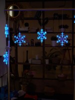  - Светодиодная гирлянда Uniel занавес Снежинки-1 220V синий ULD-E1503-072/DTA Blue IP20 Snowflakes-3 UL-00007336